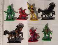 Vând/Schimb figurine vechi.