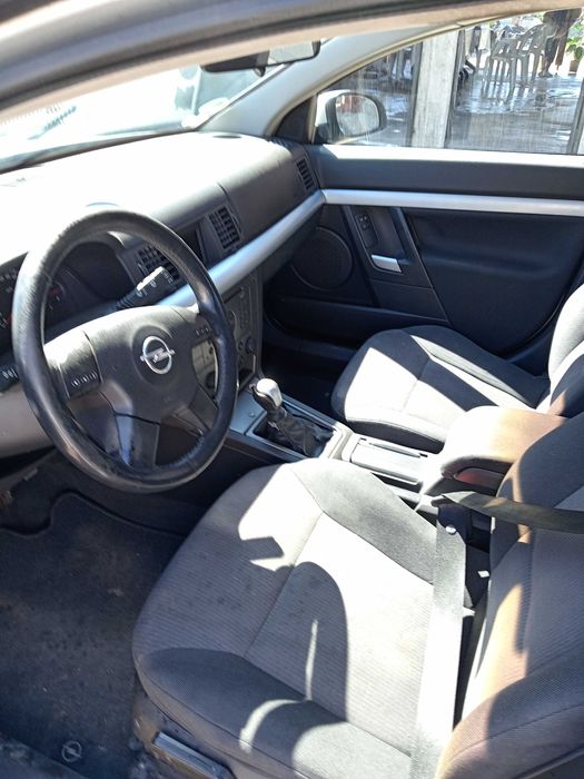 Продавам opel vektra c 2005