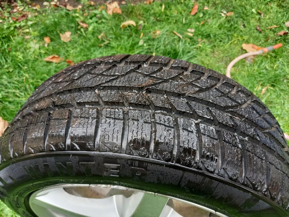 Vând jante BMW cu anvelope de iarnă