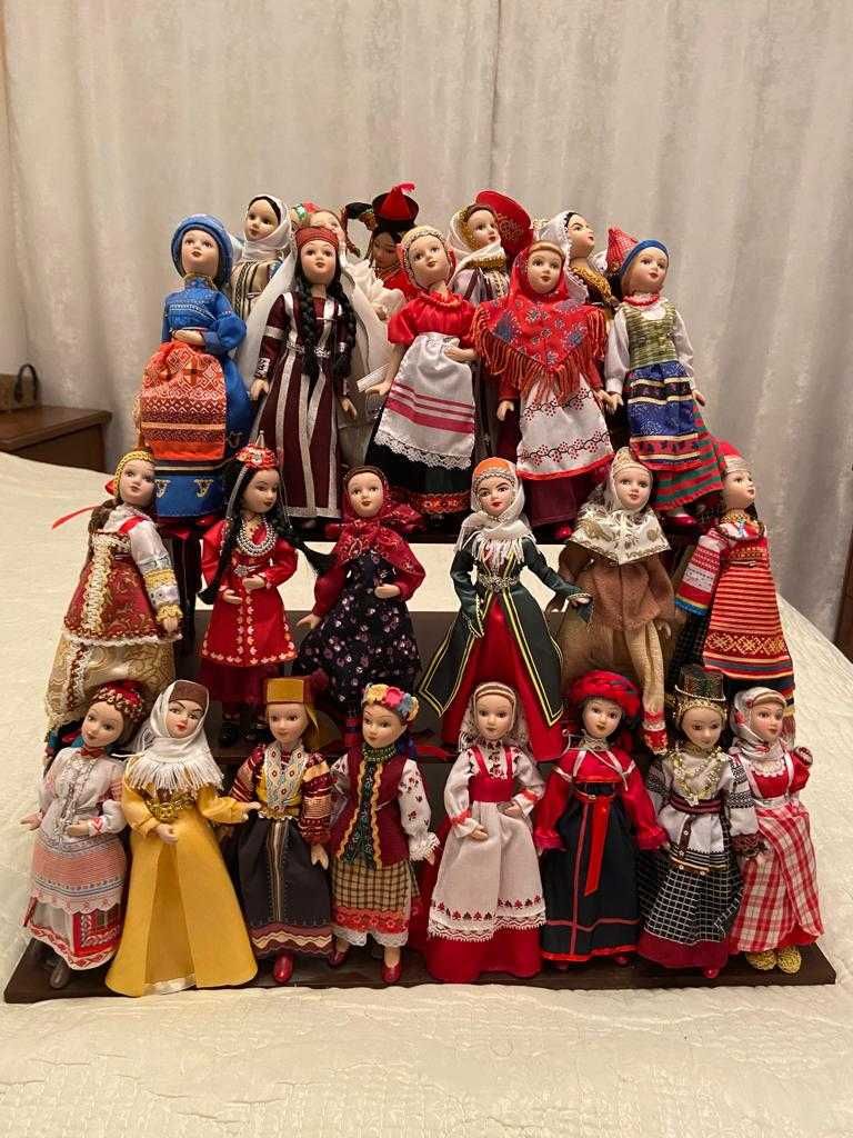 Куклы в национальных костюмах народов России, модель автомобиля Волга