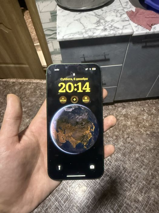 Айфон 13 в хорошом состояние