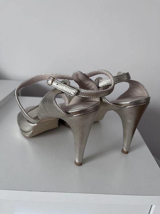 Sandale elegante cu toc, aurii Vanilla nr 39