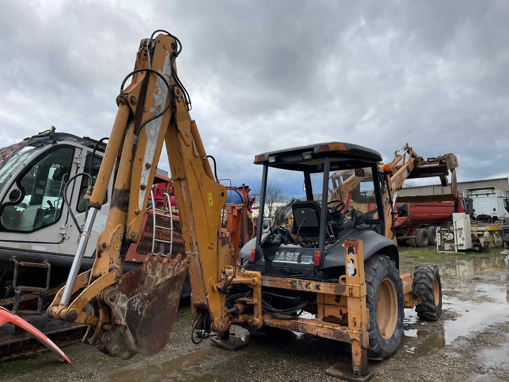 Dezmembrez buldoexcavator Case 580 Super R , an 2007