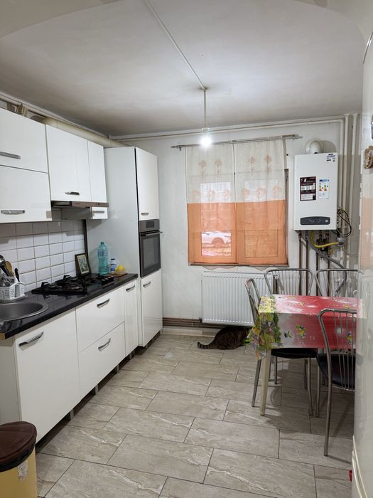 Vând apartament 2 camere , Păltiniș