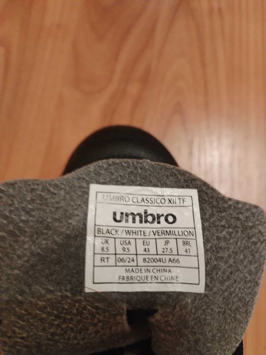 Футболни обувки умбро