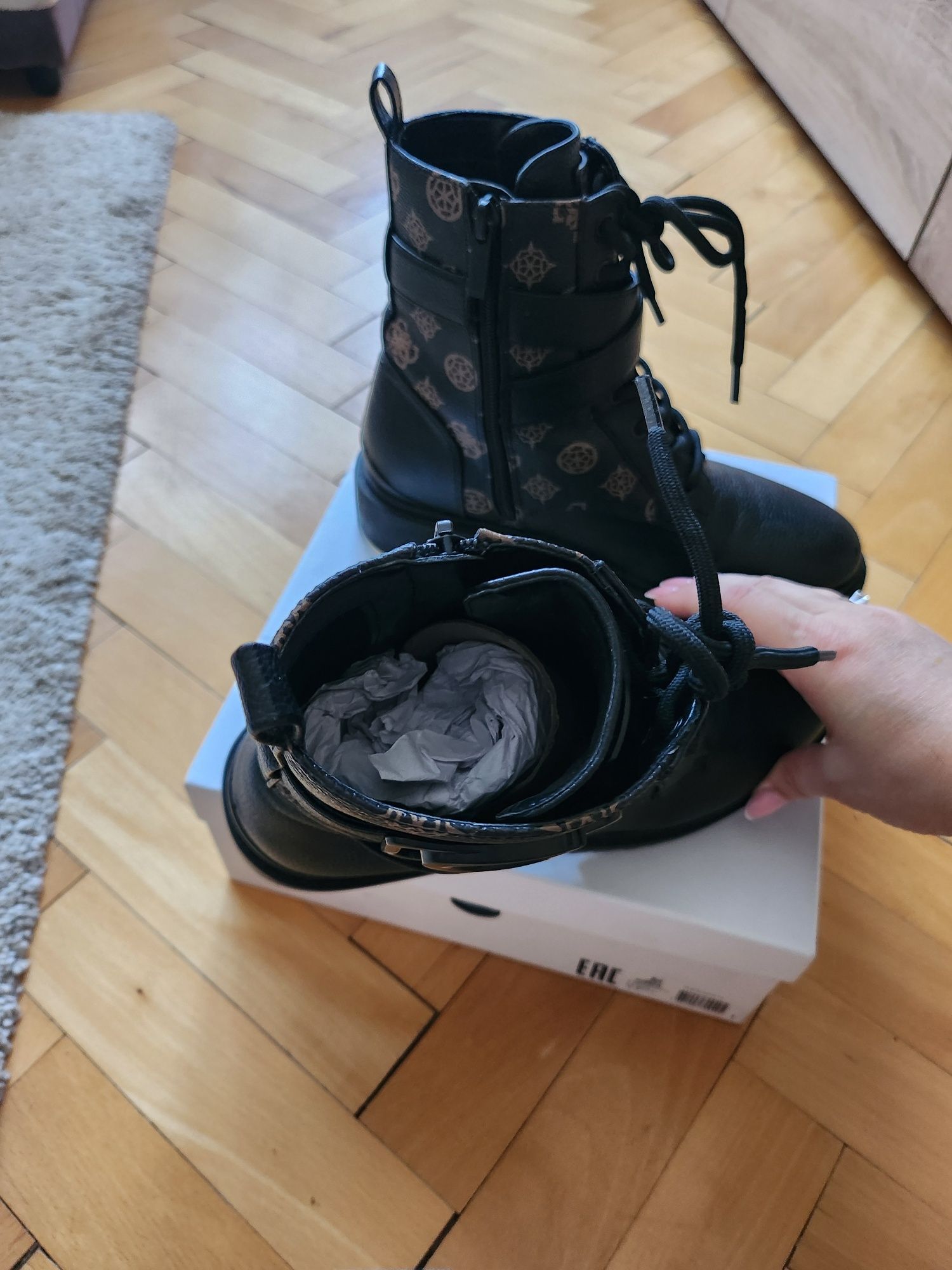 Боти Guess, 38 номер