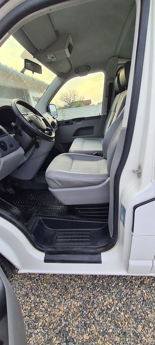Vw t5 Transporter Caravele an 2009 motor 1,9 D 9 locuri Posib. rate