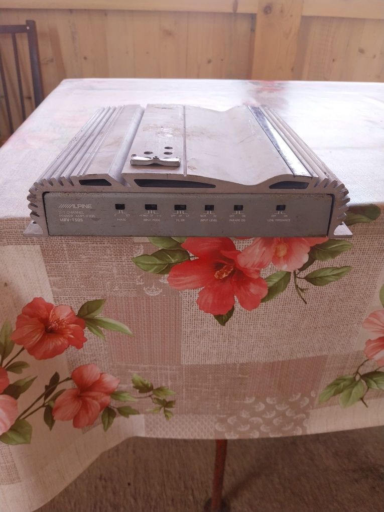 Subwoofer plus statie