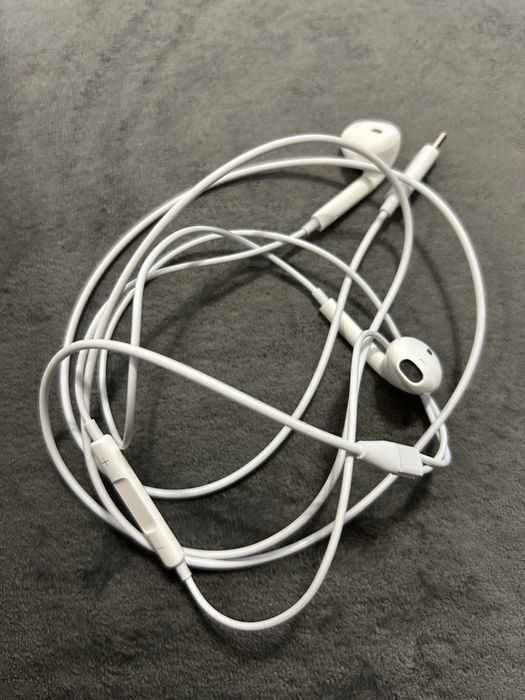 Продам нашники apple проводные вход usb-c