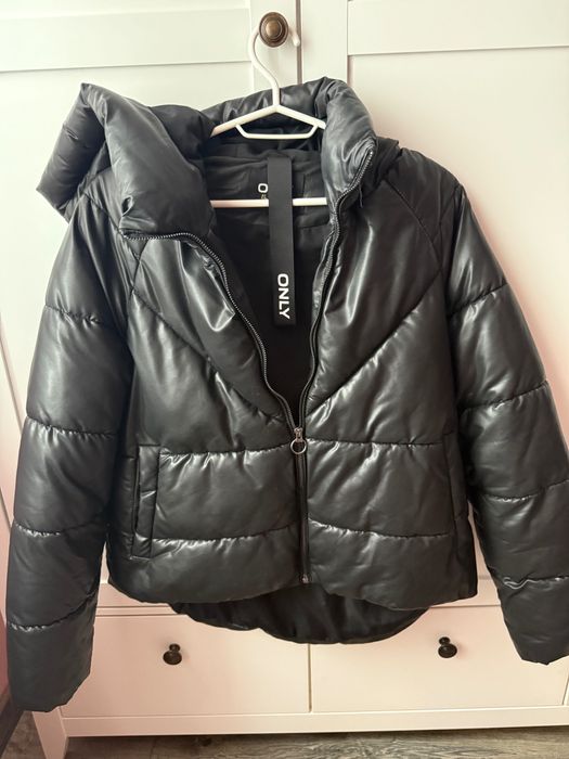 Продавам дебело зимно яке размер С