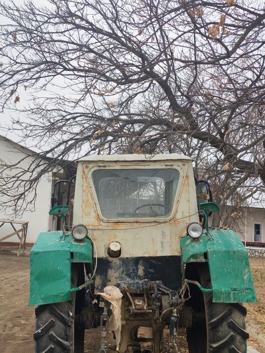 YMZ traktor sotiladi