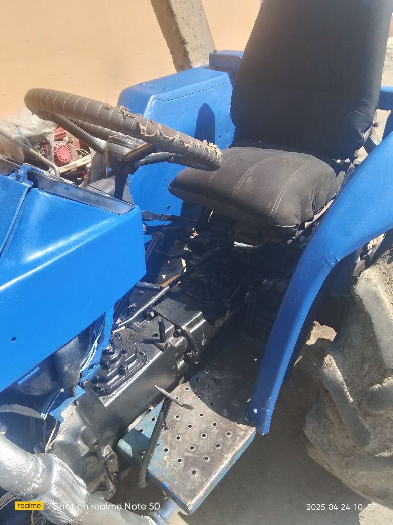 Mini traktor sotiladi ishlab turgan traktor yaponikiy