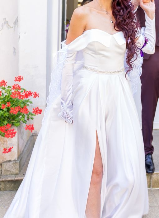 Rochie de mireasa superba , tafta regala