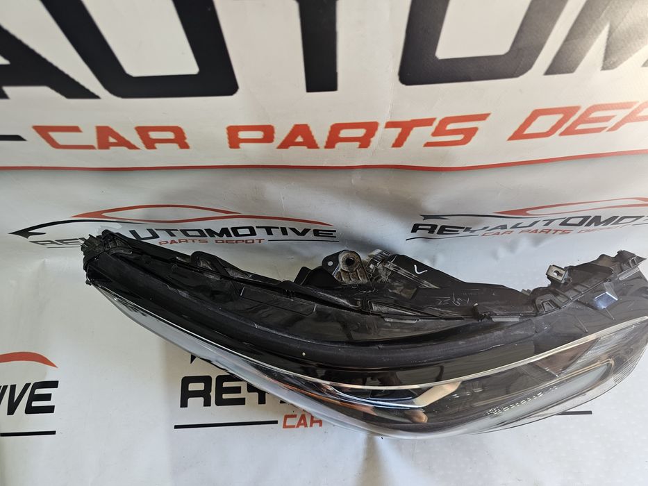 Far dreapta led Toyota Highlander XU70 dupa 2020 cod 10000-8A06K