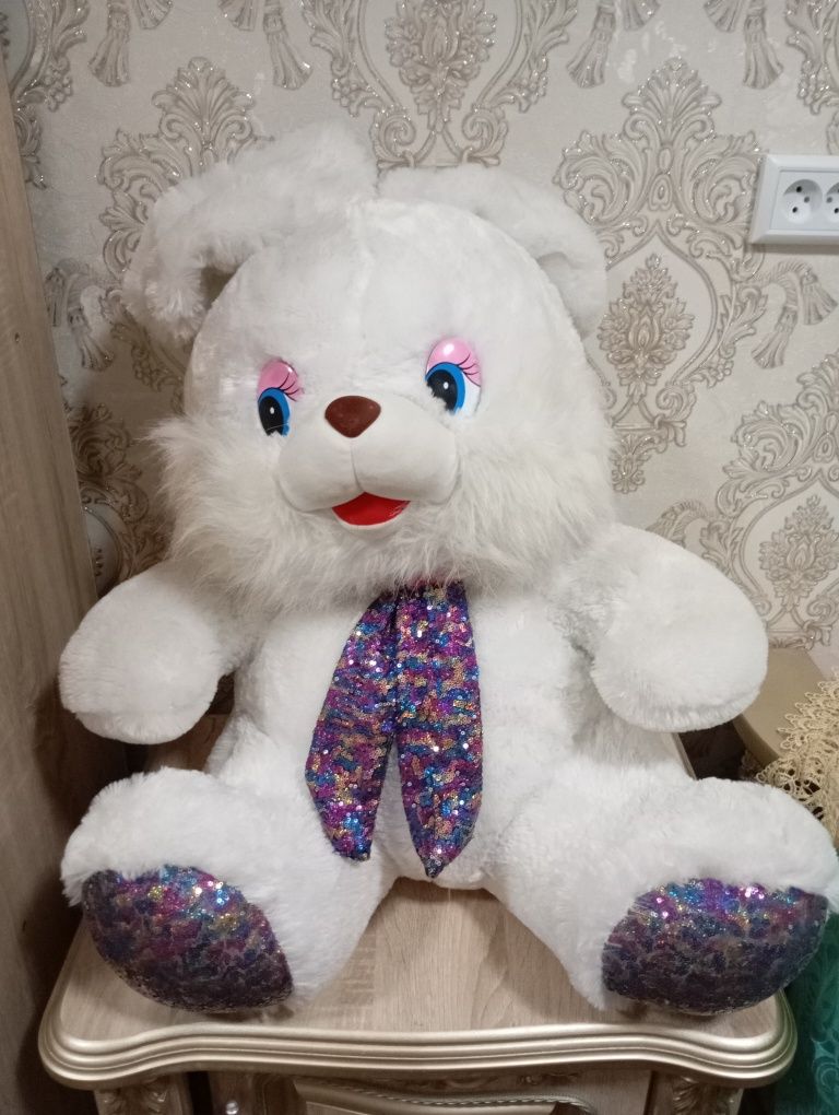 Жуда чиройли янги ок айик.