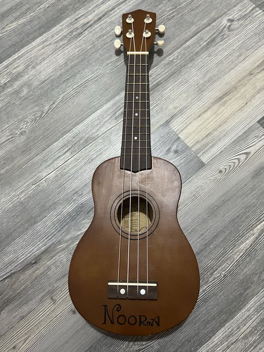 укулеле отдам за 14.500 тенге