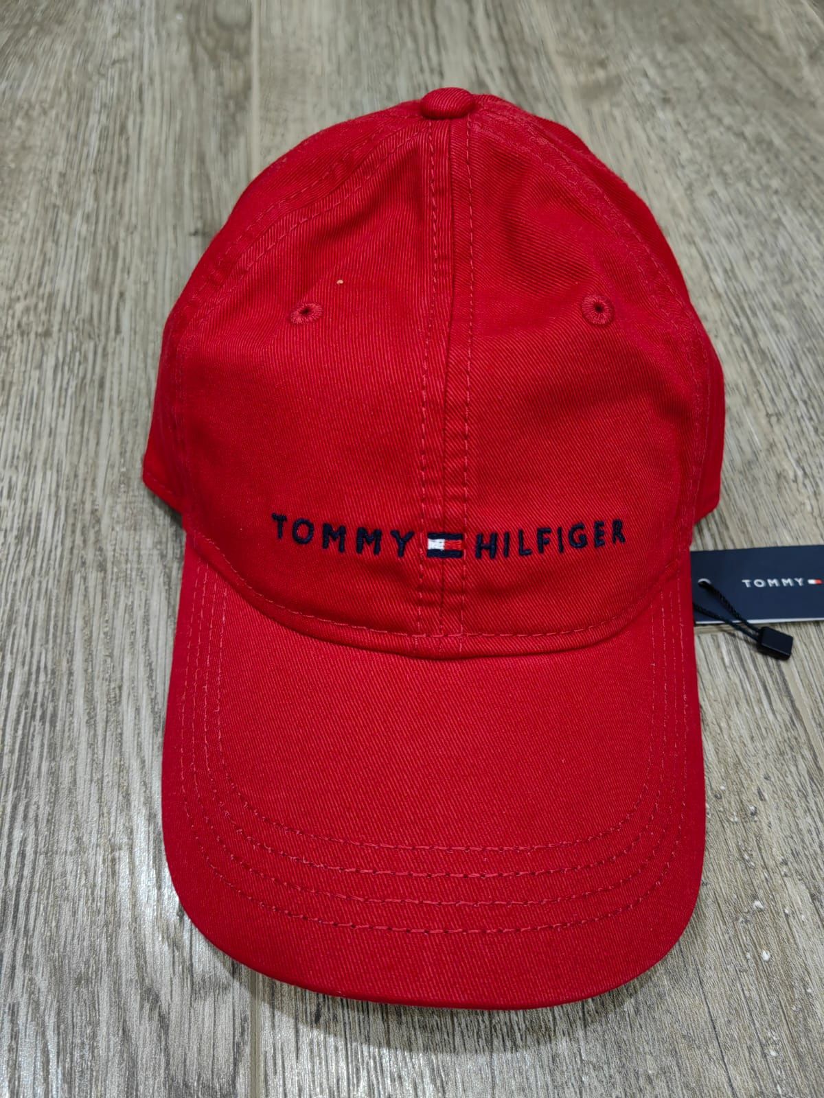 Tommy Hilfiger  кепки