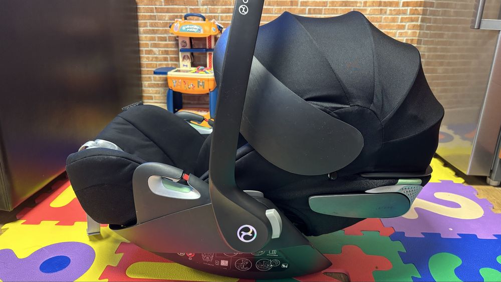 Scoica Cybex Cloud Z, plus baza si adaptori Eezy s line