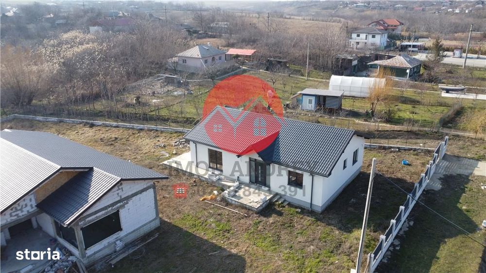 Casa la gri în Somova, 4 camere, 600 mp teren, utilitati si acces faci