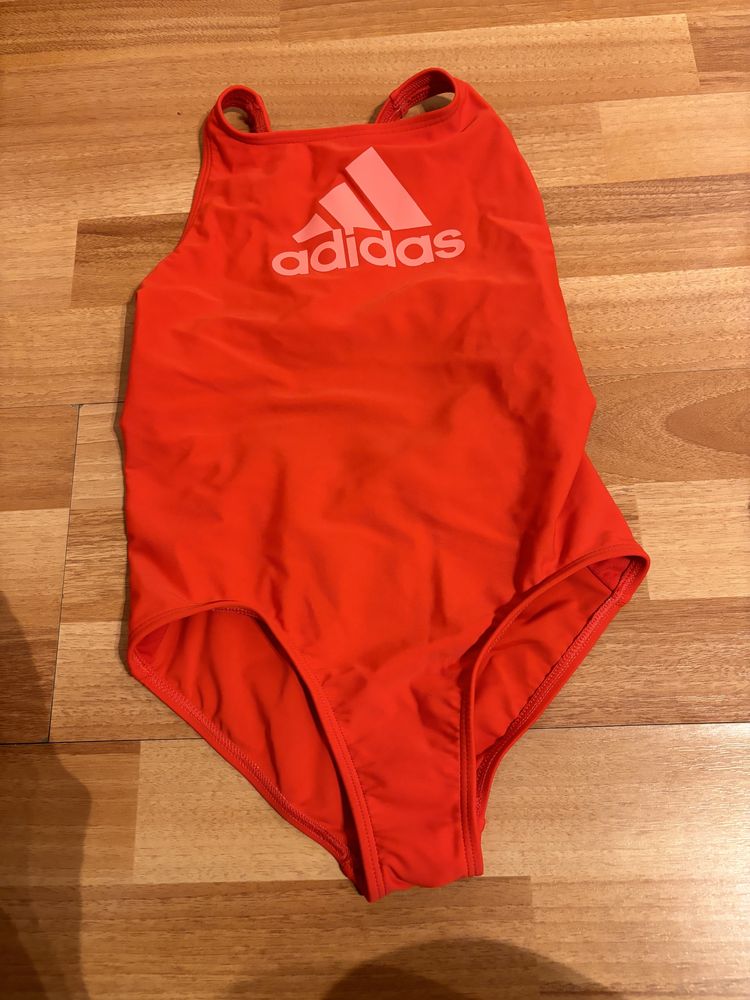 Costum de baie Adidas nou mărimea 8-10 ani