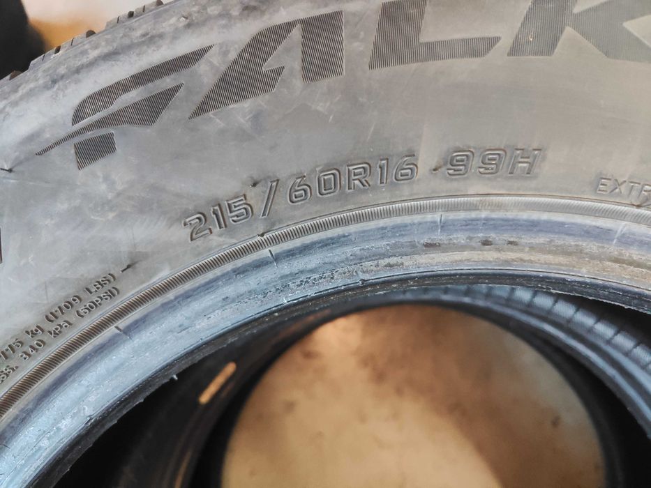 2бр.зимни гуми 215/60/16 Falken