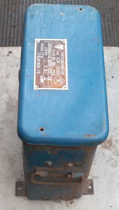 Трансформаторы различной мощности.