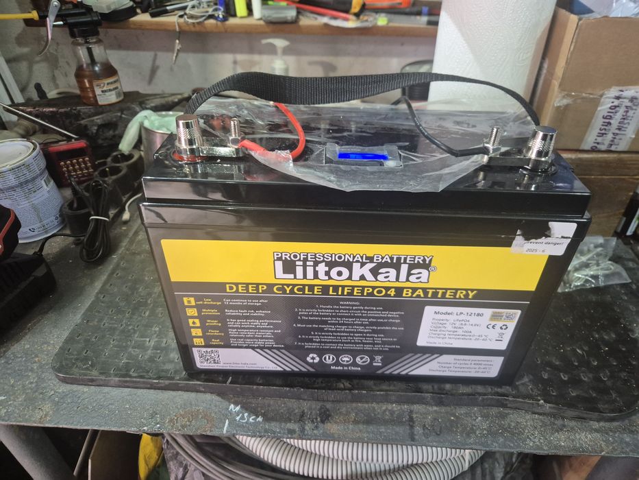 LiitoKalai  LiFePO4 180Ah
 
Voltage: 12V (8.8-14.6V)

Caacity: 180Ah