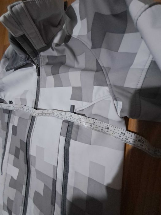 Яке на  НМ 12,13г