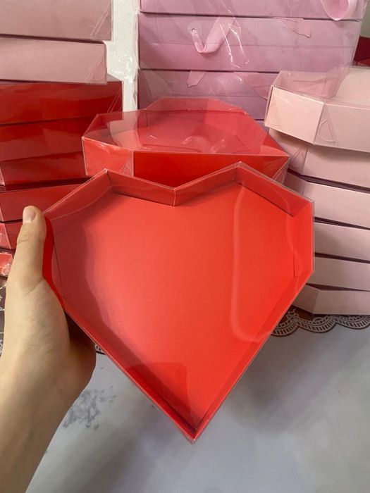 Коробка сердце для клубники в шоколаде