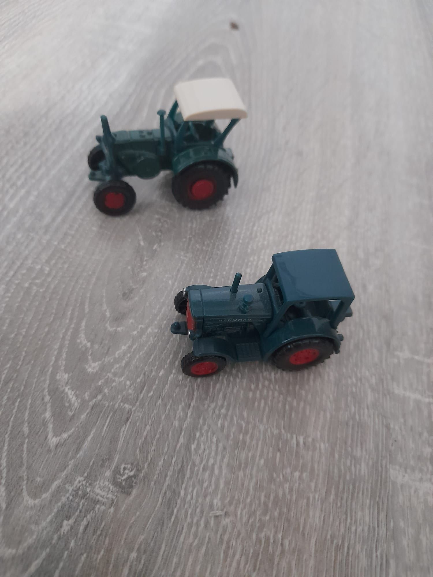 Mașinuțe si tractorase, siku
