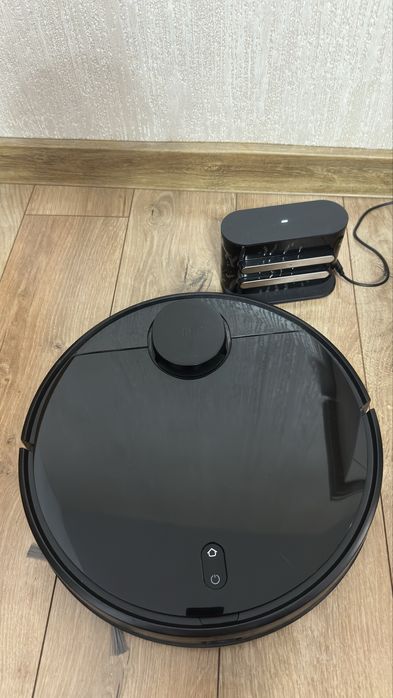 Robot aspirator cu spalare mio vacuum mop p