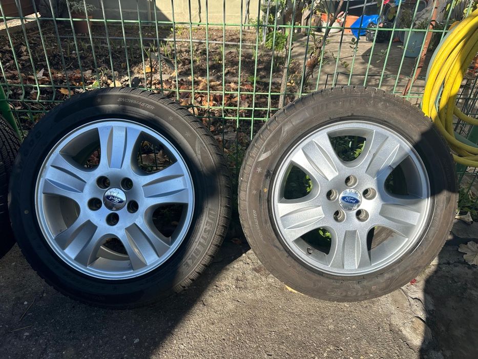 Jenti aliaj Ford cu cauciucuri de iarnă 205/55/16