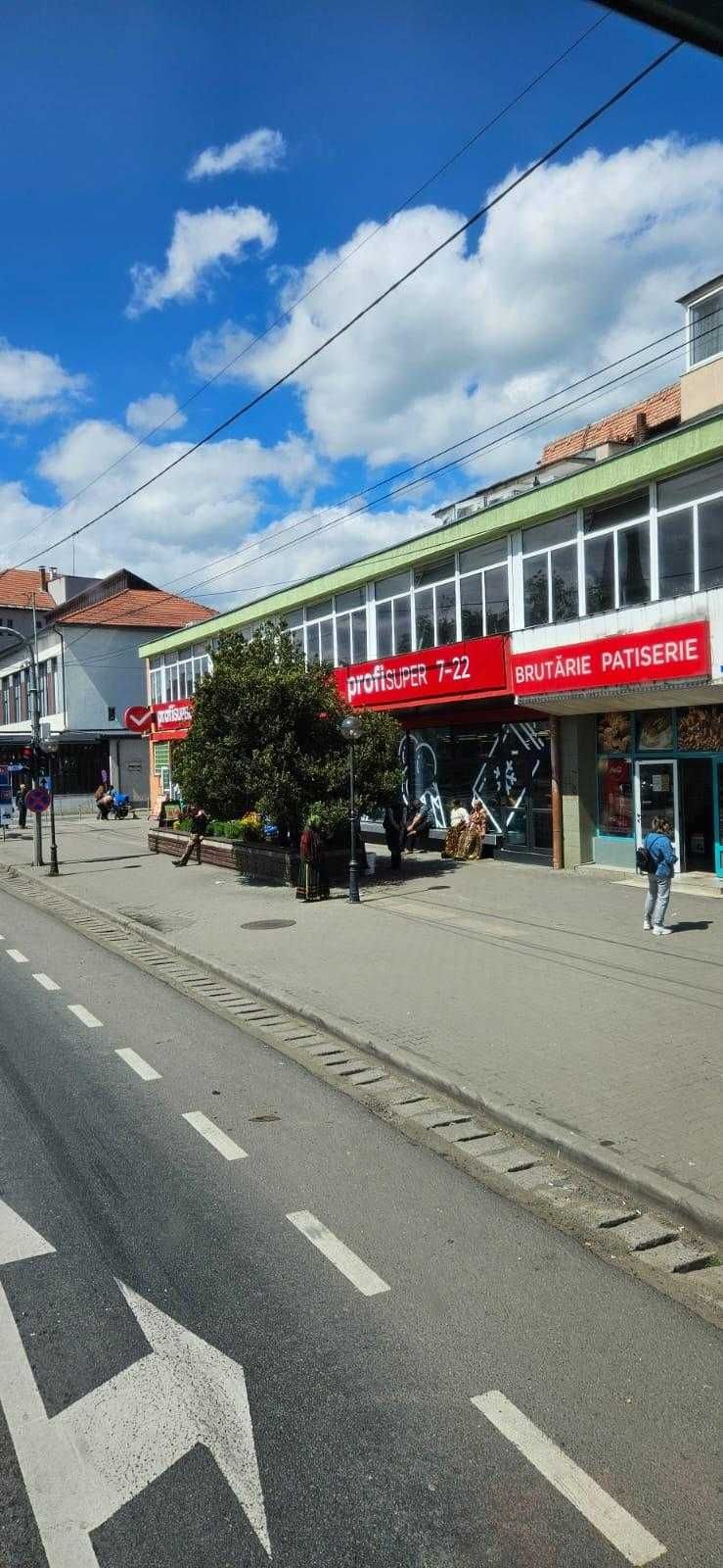 Inchiriez spatiu comercial in Huedin -  centru