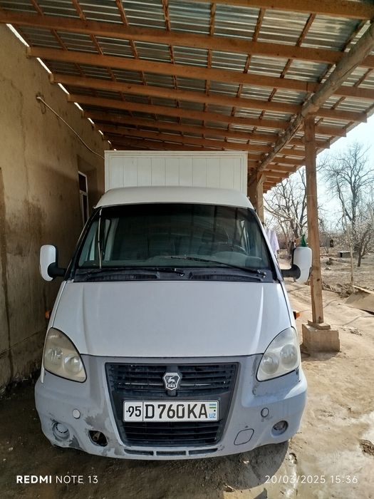 Ishga tayyor yuk mashinasi, yaxshi holatda