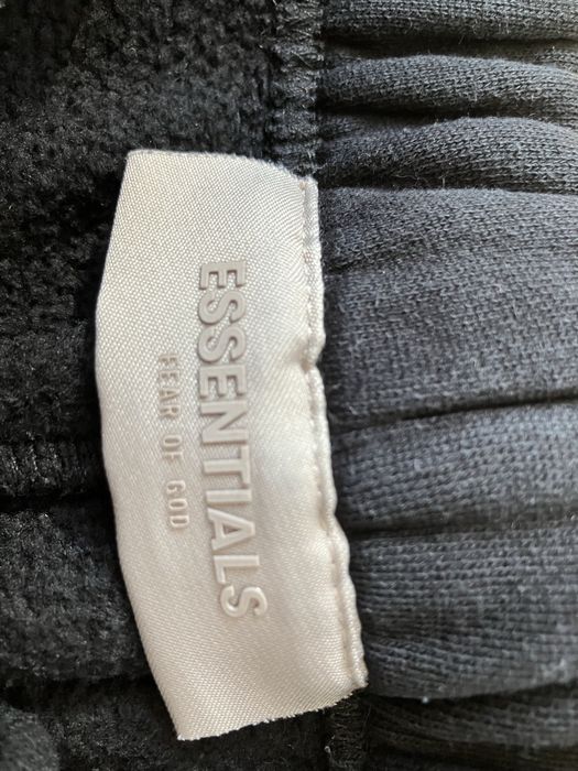 Essentials къси панталонки