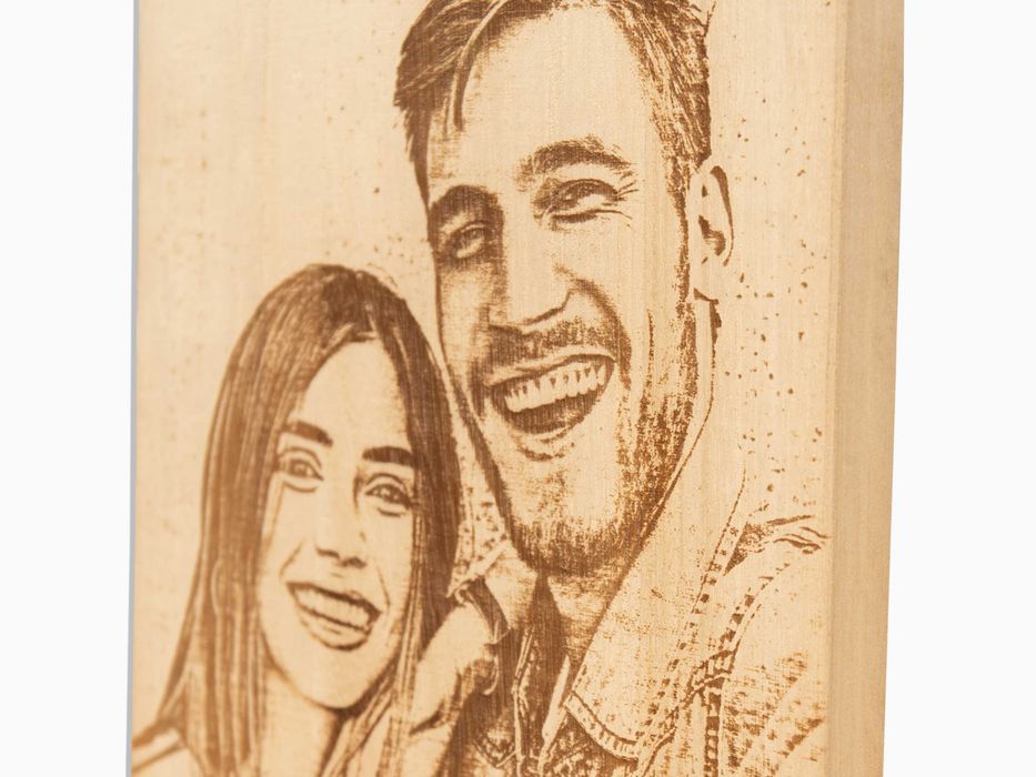 Гравирана снимка върху дърво  20х20см, Подарък за Рожден ден, Имен Ден