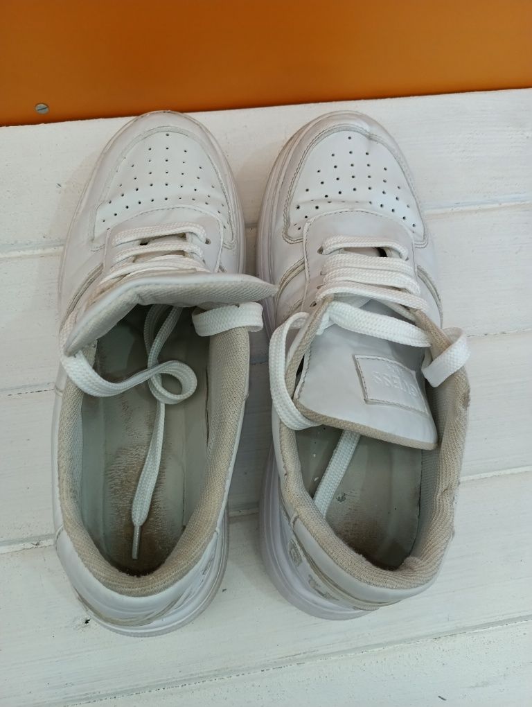 Guess платформа сникърси N 40 - 29 лв