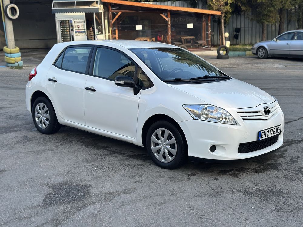 Toyota Auris 1.33 бензин 99кс 6скорости Фейслифт