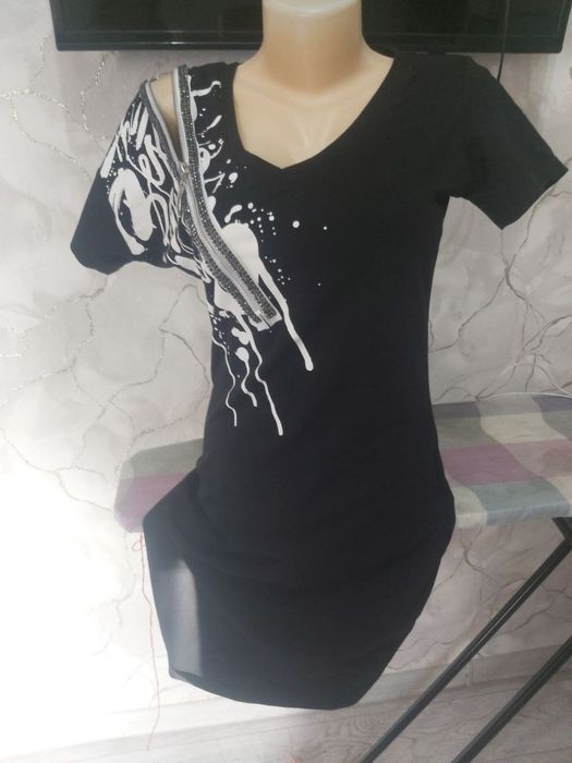 Платья разные женские