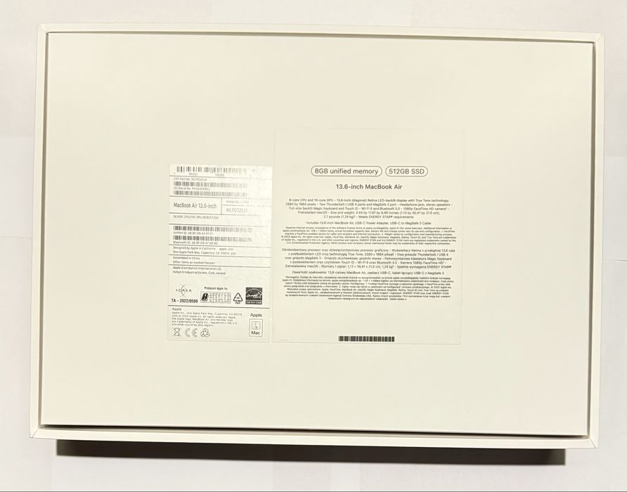 MacBook Air 13,6” cu procesor Apple M2  8GB RAM 512 GB Silver