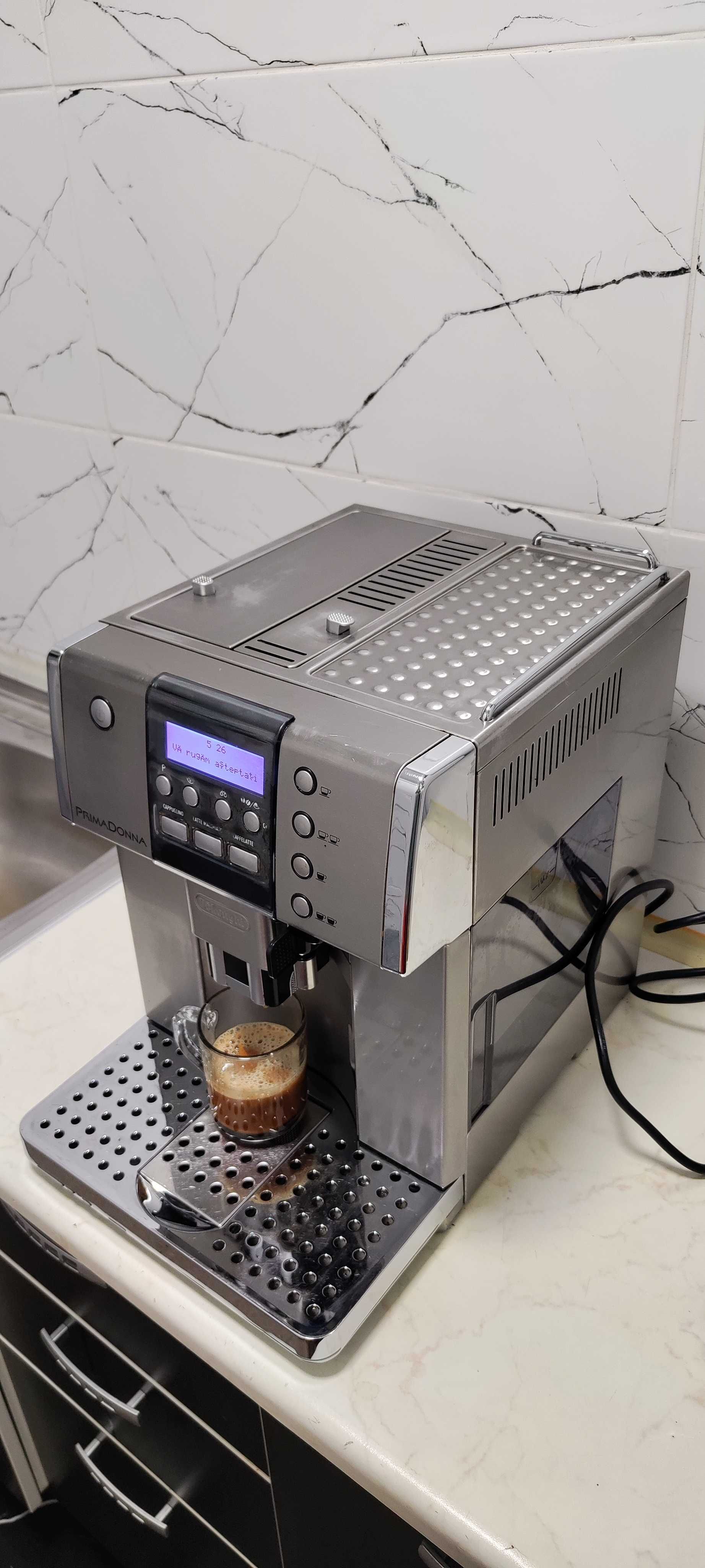 Espressor Automat  DeLonghi PrimaDonna ESAM6620 Aparat cu Cafea Boabe