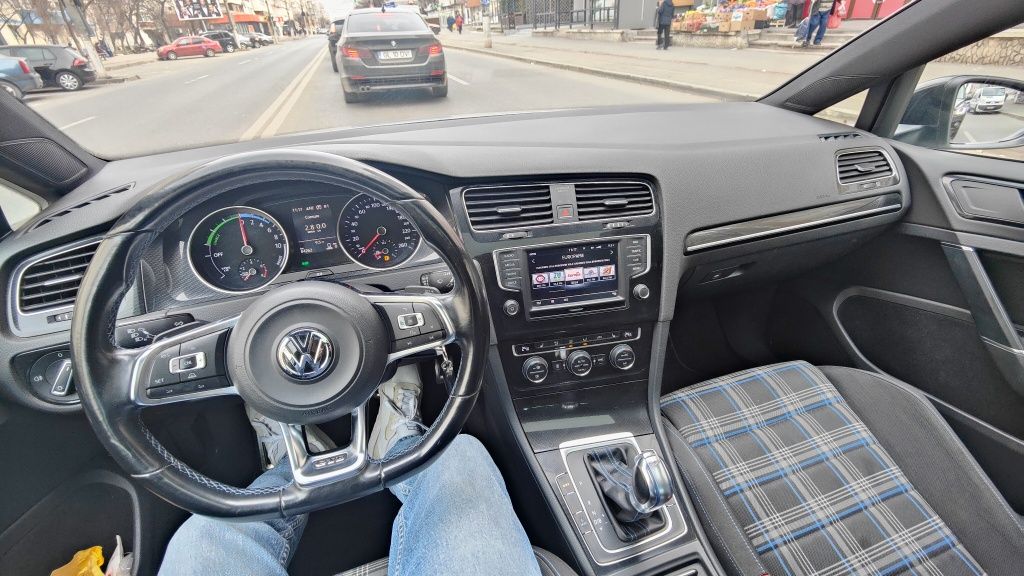 Volkswagen golf 7 GTE hybrid plug in km reali istorc alb perlat