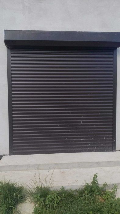 RULOURI Aluminiu si Usi de garaj rezidentiale SECTIONALE