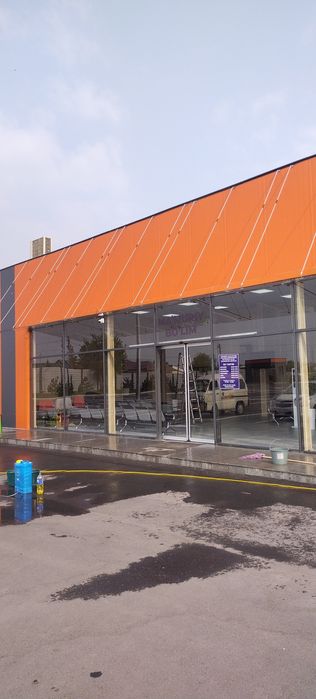 Tashqi va ichki Oynalarni yuvish xizmati