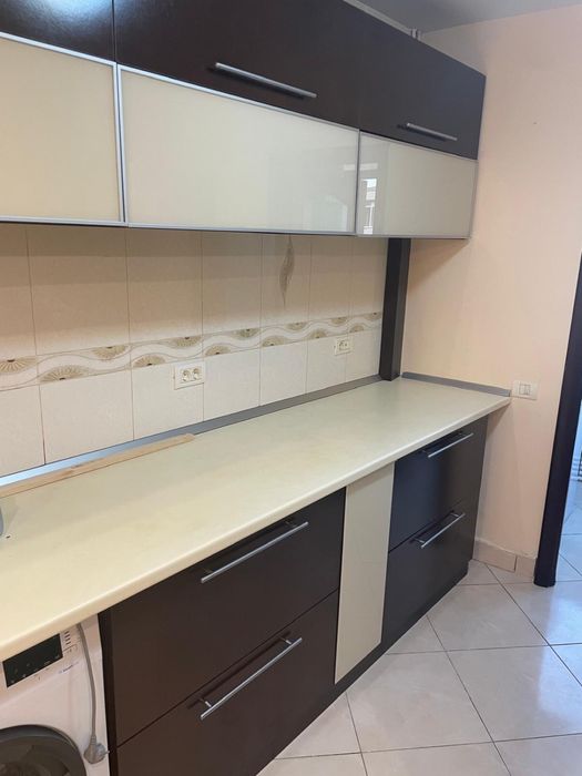 Inchiriez apartament cu 4 camere