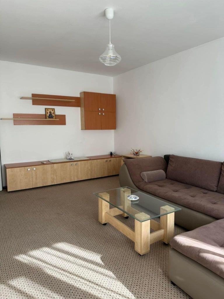 Închiriez apartament Brazda