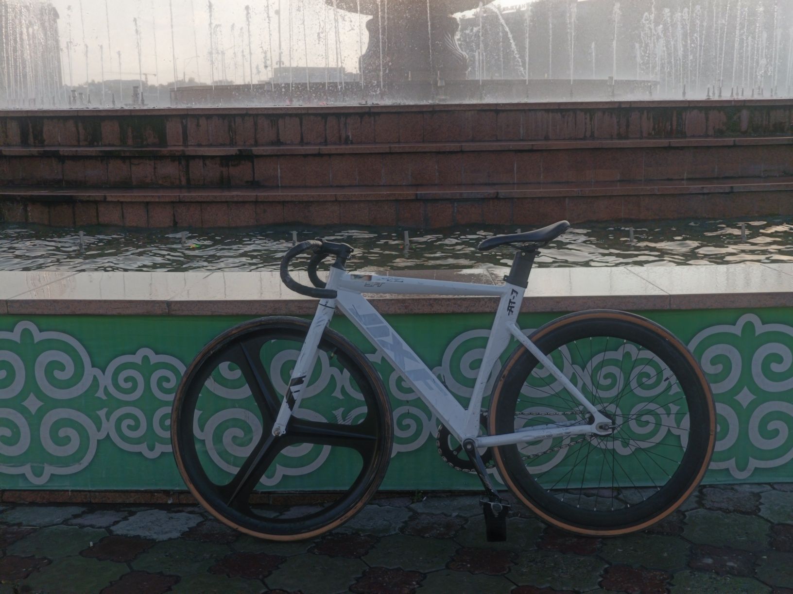 Fixed gear jifx at7