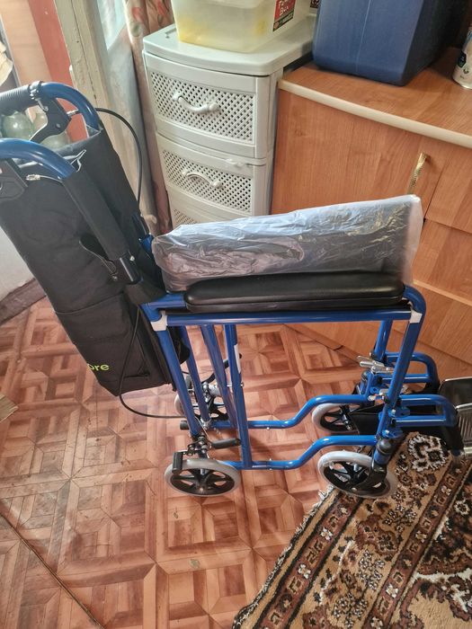 Продам инвалидную коляску