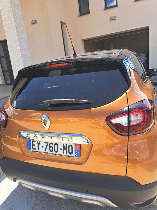Renault Captur 1.5 dci, echipare INTENS, model FACELIFT, automată
