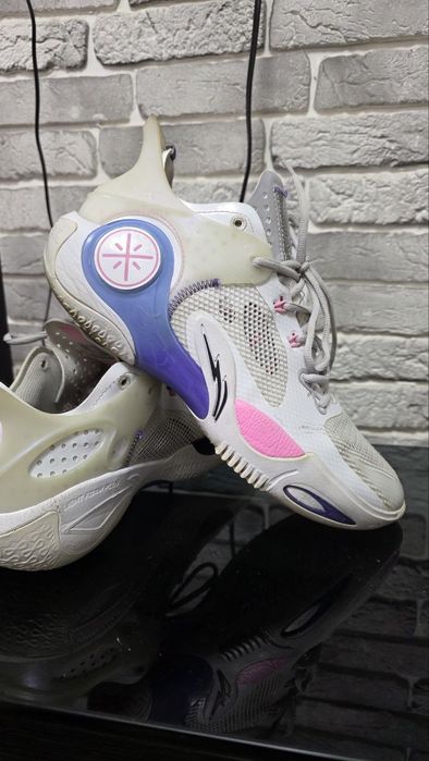 Оригинальные кроссы Li-ning